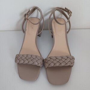 Liz Claiborne Womens Size 9 M Beige Tan Block Heeled Sandals NWOB